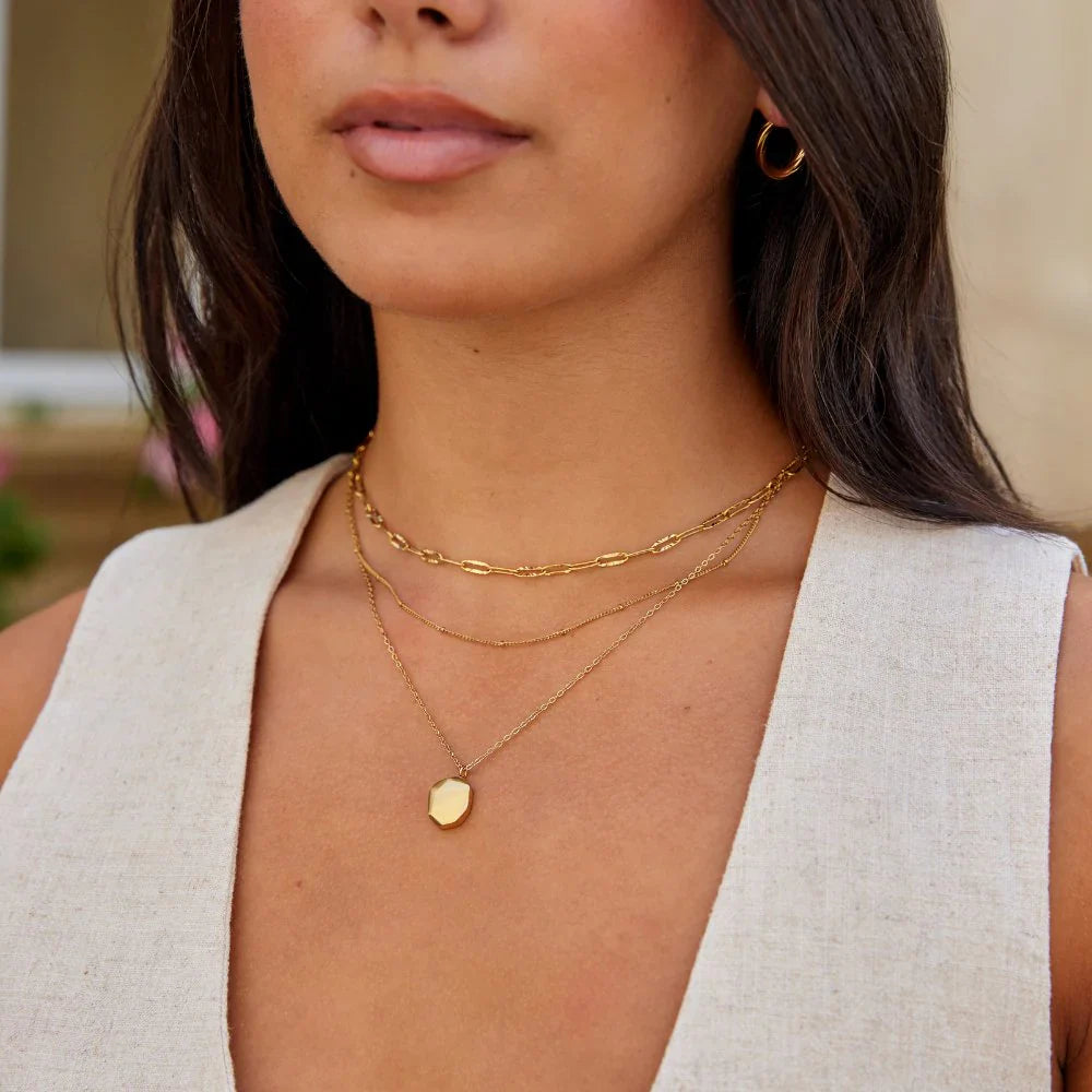 Vioraia Camille Pendant Necklace