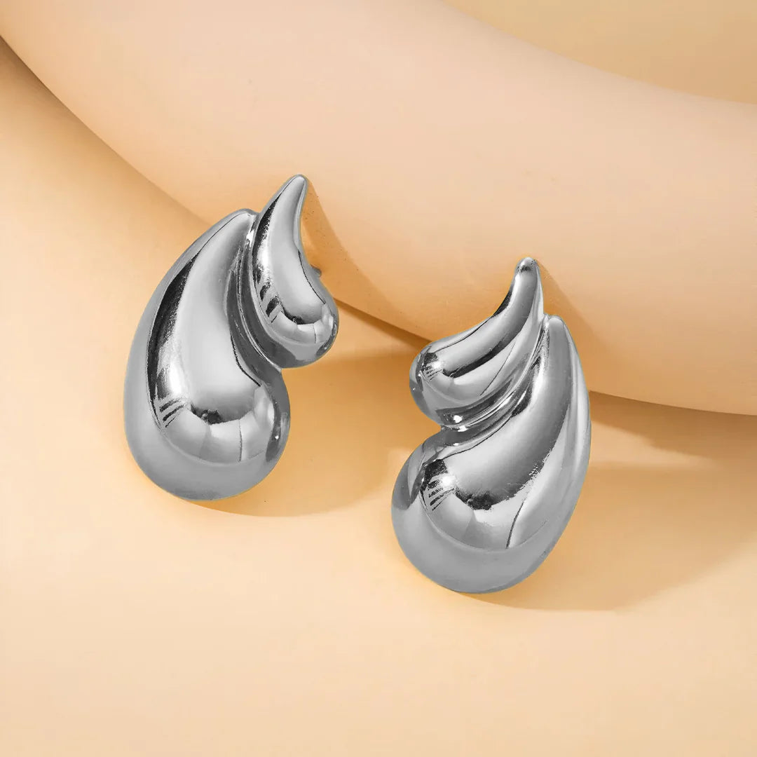 Vioraia Selena Lustrous Flow Earrings