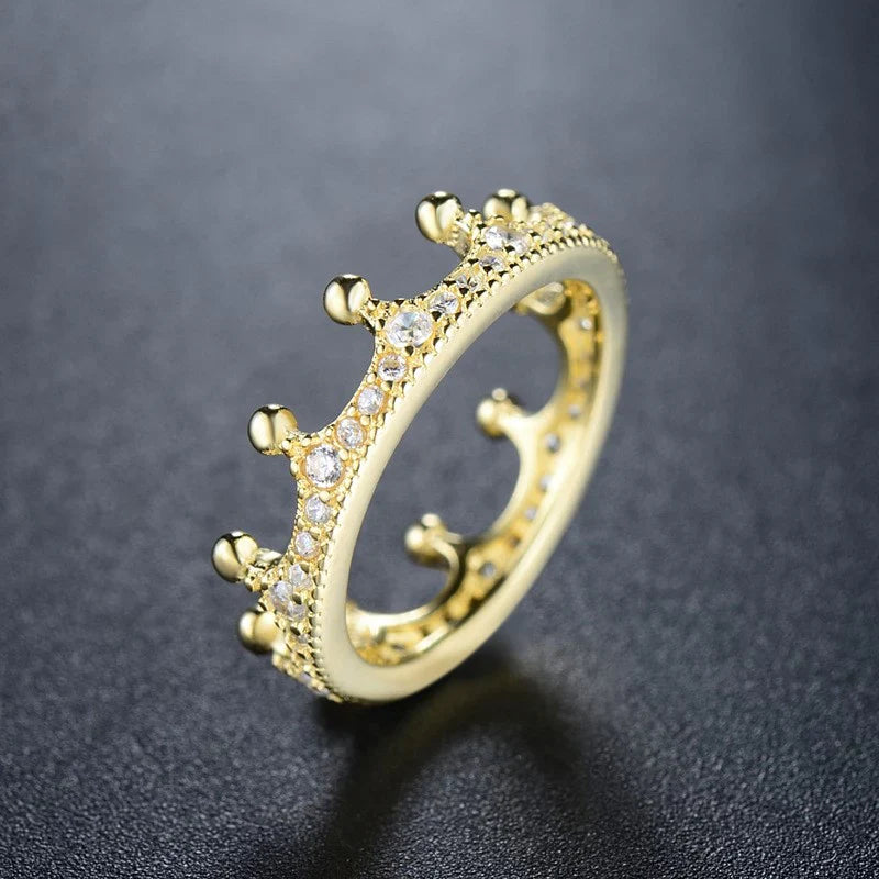 Vioraia Crystal Crown Ring