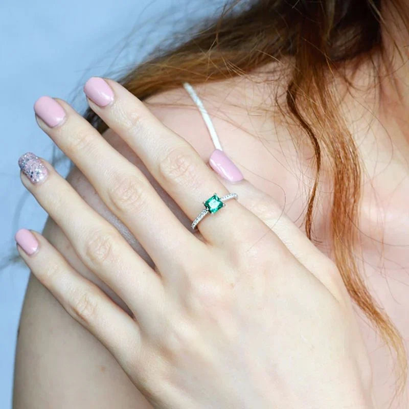 Vioraia Earnest Ring