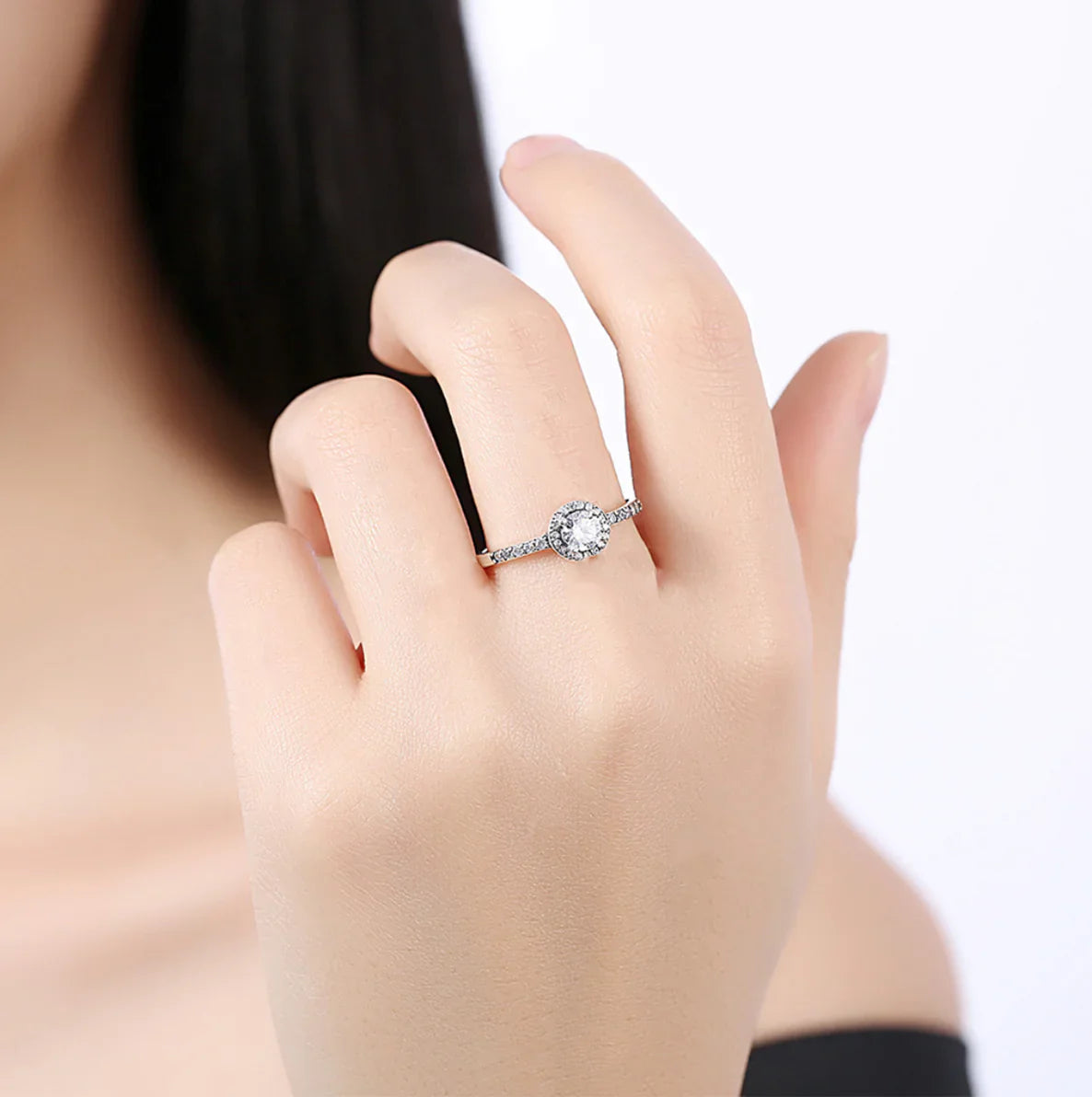 Vioraia Verano Halo Ring