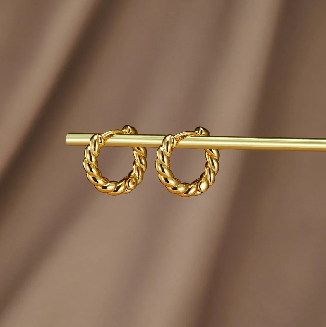 Vioraia Layla Gold Twist Earrings