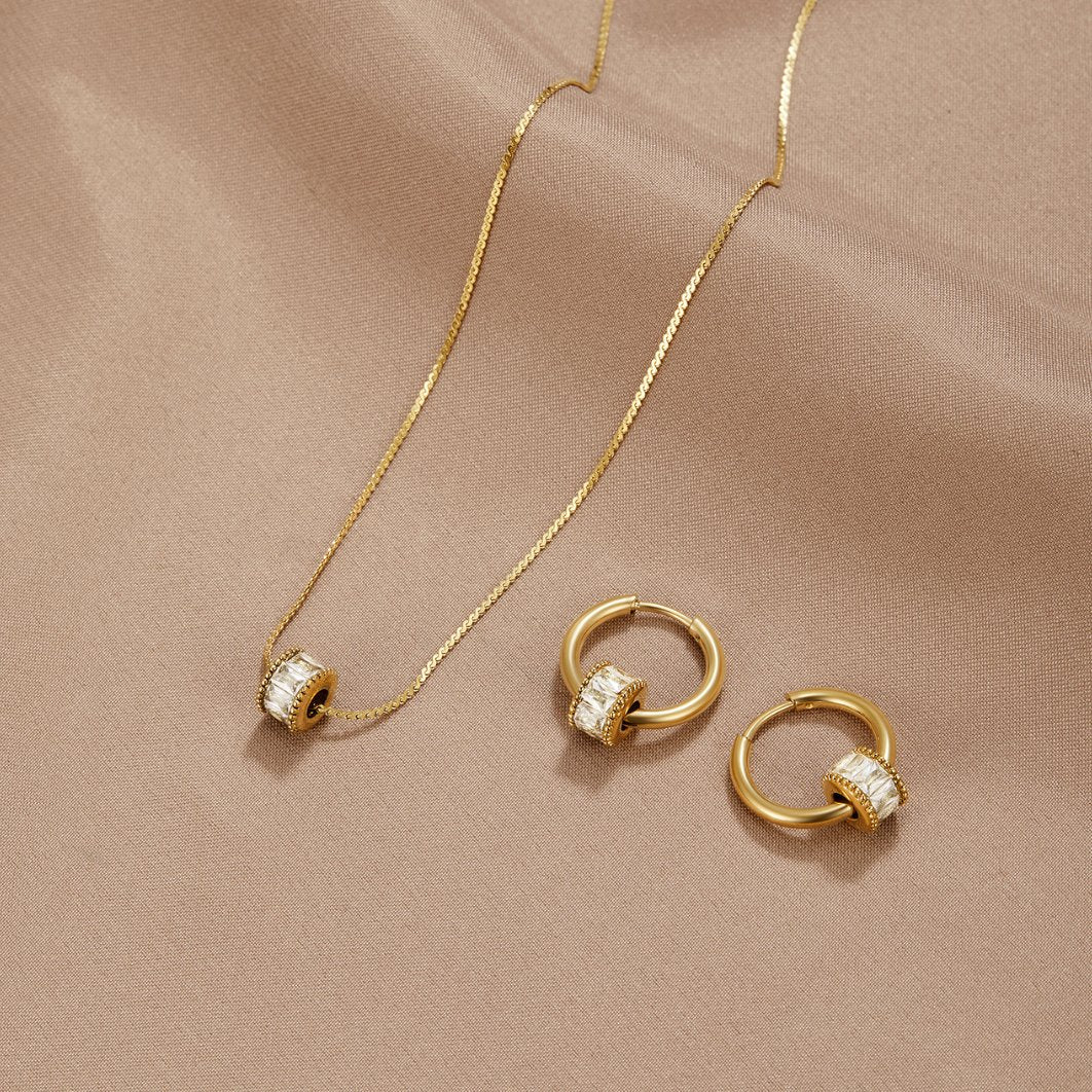 Vioraia Gigi Crystal 18K Gold Necklace