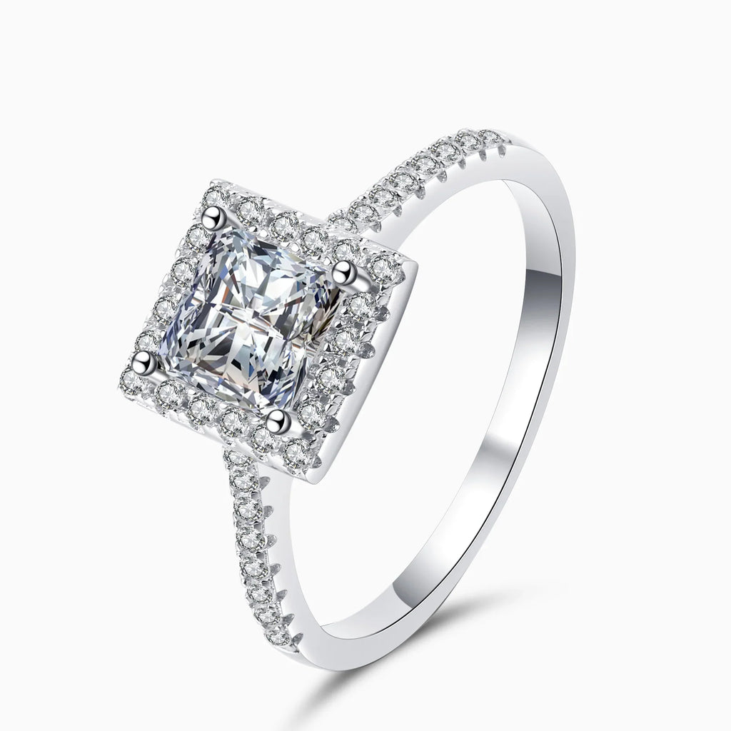 Vioraia Grand Gesture Ring