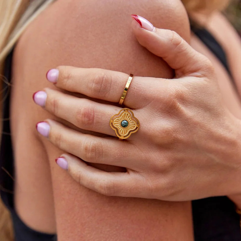 Vioraia Turquoise Lucky Flower Ring