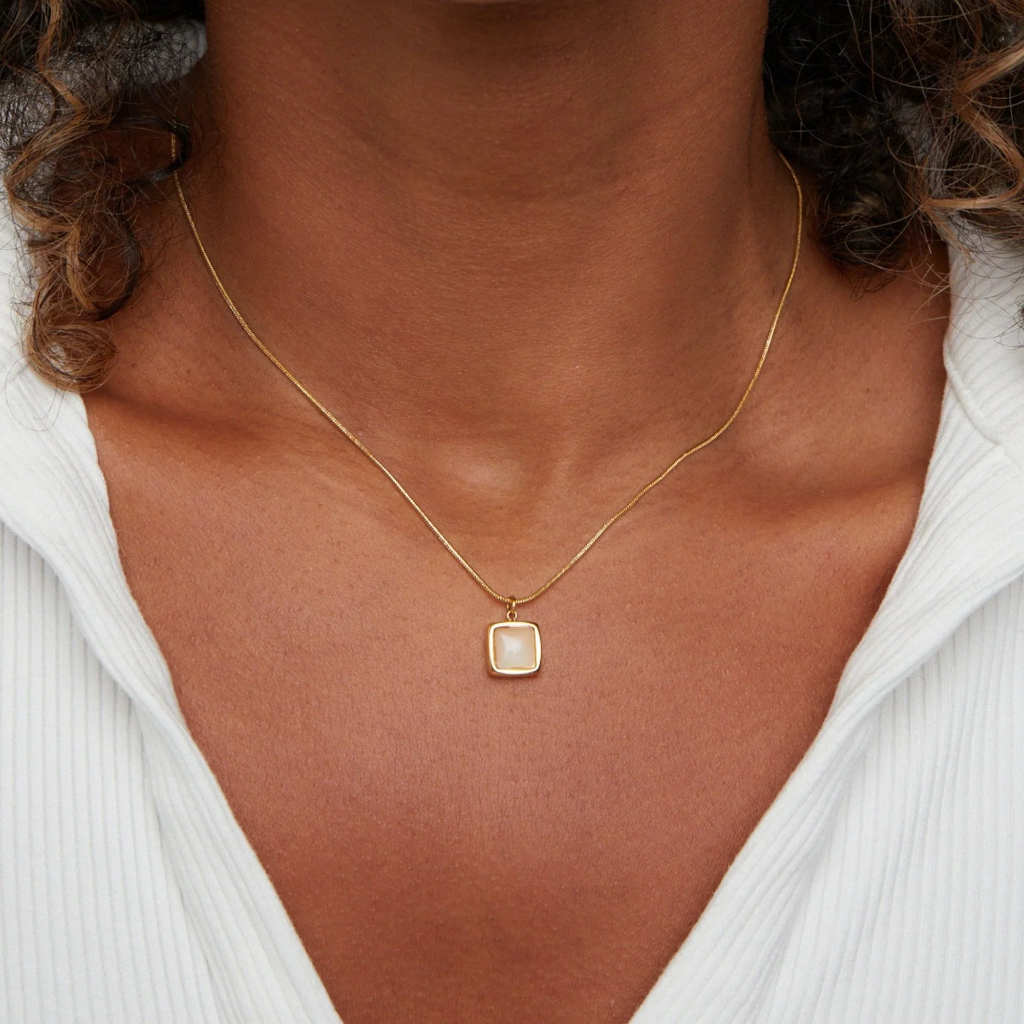 Vioraia Riva Moonstone Pendant Necklace
