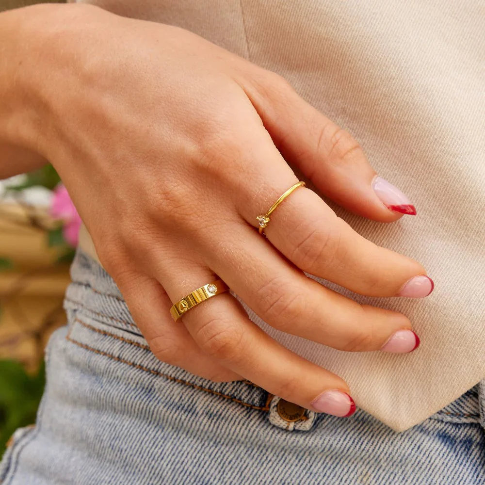 Vioraia Mari Heart Gold Ring