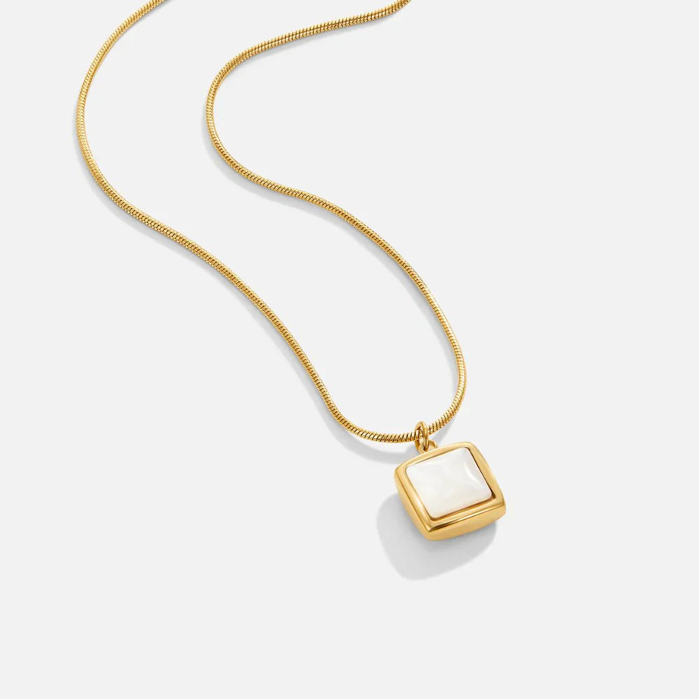 Vioraia Riva Moonstone Pendant Necklace