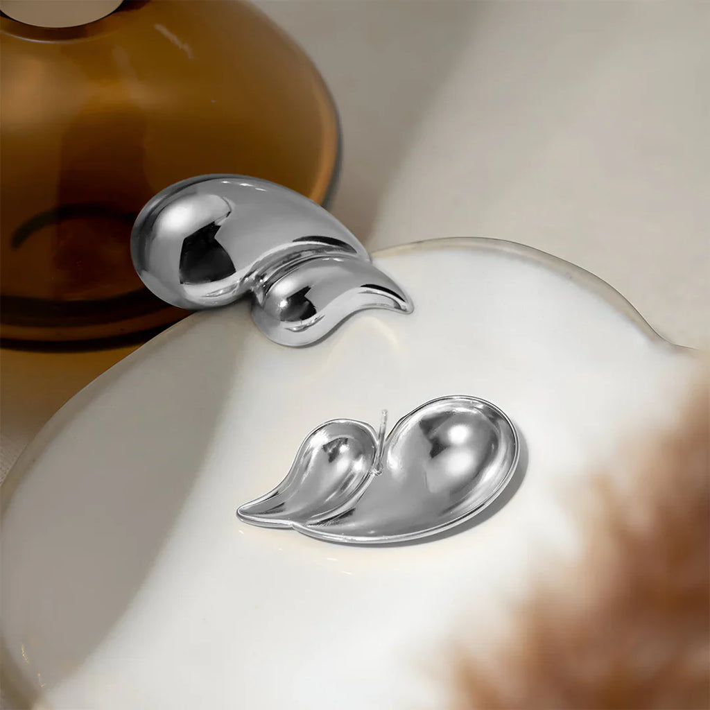 Vioraia Selena Lustrous Flow Earrings