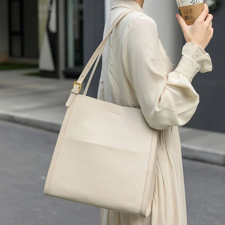 Vioraia Camila Tote Bag