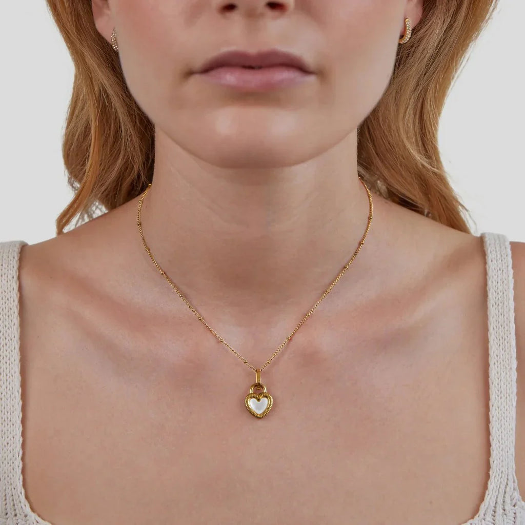 Vioraia Falling For You' Reversible Heart Necklace