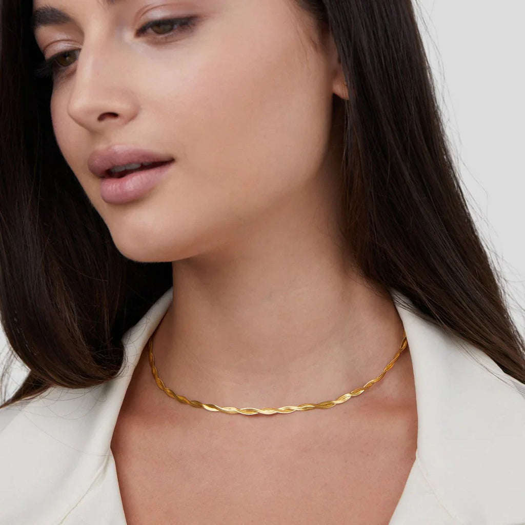 Vioraia Chiara Twist Snake Chain Necklace