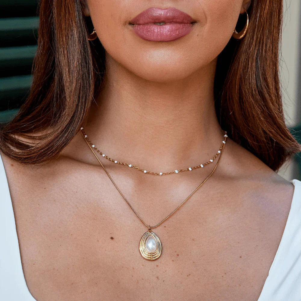 Vioraia Vintage Camila Teardrop Necklace