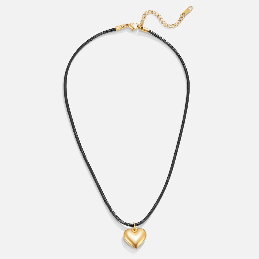 Vioraia Esme Heart Necklace