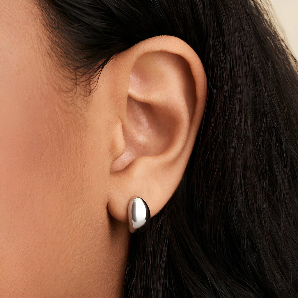 Vioraia Solenne Dome Stud Earrings