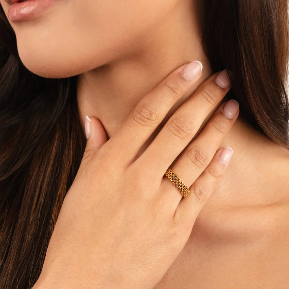 Vioraia Niyah Chain Link Ring