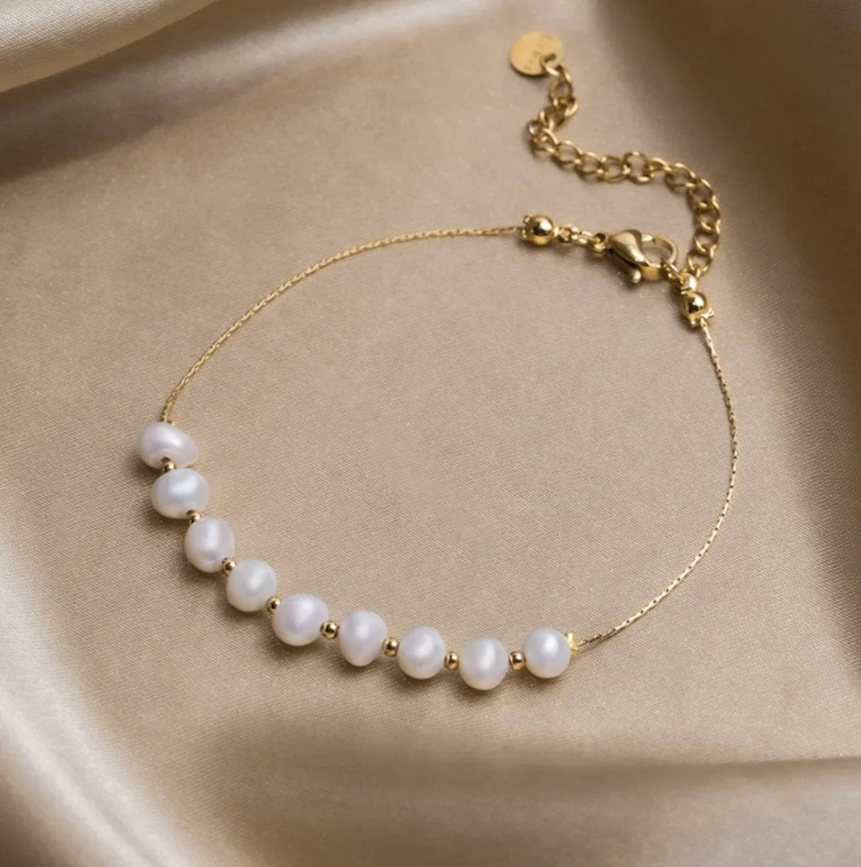 Vioraia Eva Freshwater Pearl Bracelet