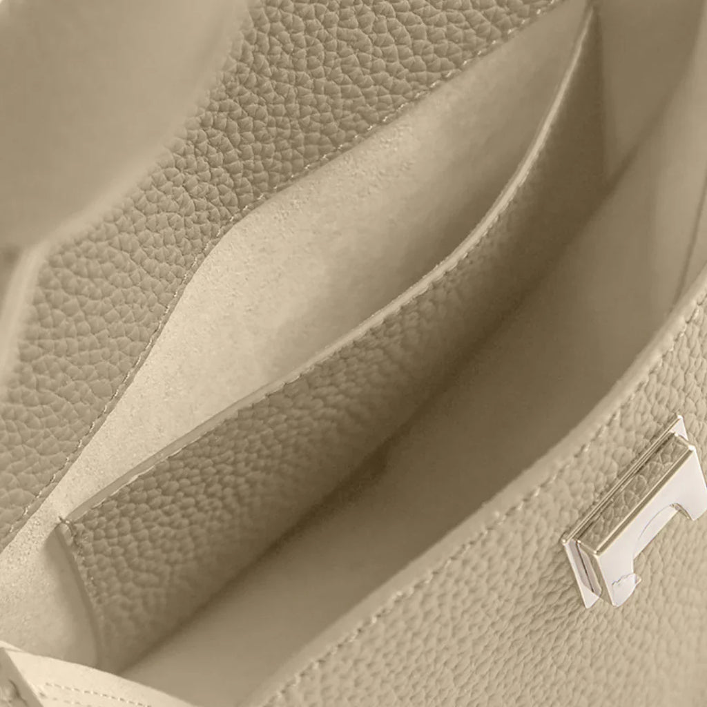 Vioraia Arden Saddle Crossbody Bag