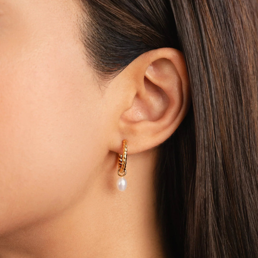 Vioraia Layla Pearl Twist Earrings