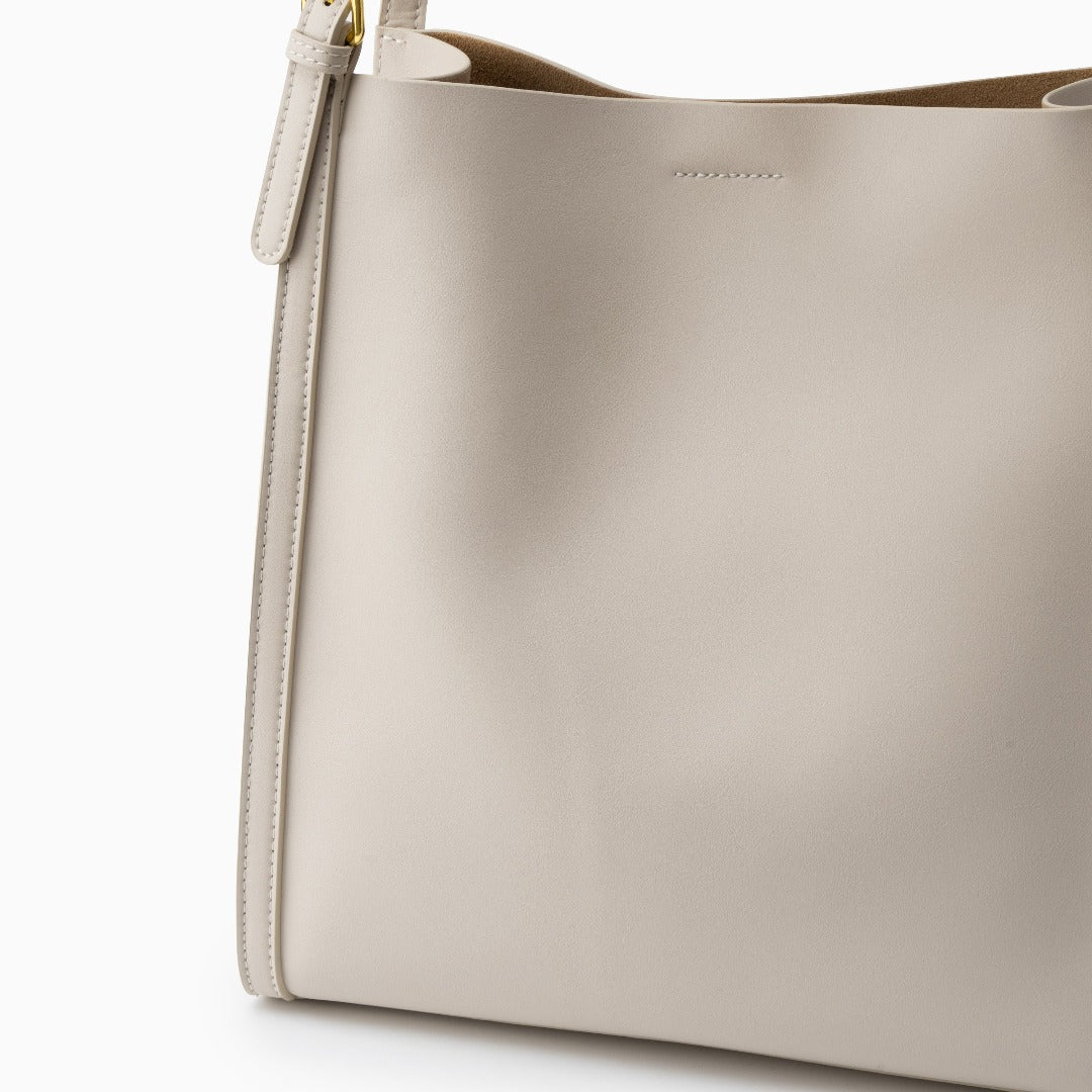 Vioraia Camila Tote Bag